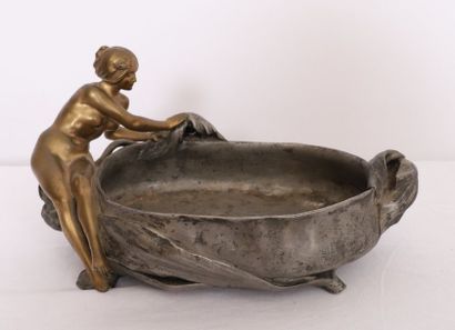 COUPE A LA NAIADE 1900 DE Maurice BOUVAL...