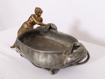 COUPE A LA NAIADE 1900 DE Maurice BOUVAL...