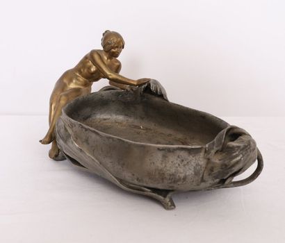 COUPE A LA NAIADE 1900 DE Maurice BOUVAL...