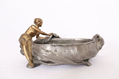 COUPE A LA NAIADE 1900 DE Maurice BOUVAL...