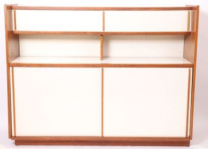 GRAND MEUBLE PASSE-PLAT D'APRES LE CORBUSIER

En...