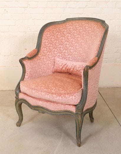 BERGERE EN BOIS LAQUE LOUIS XV

En bs laqué,...