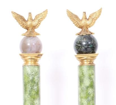 PAIRE DE COLONNES DECORATIVES 