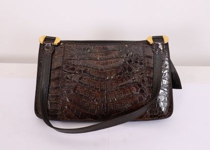 VINTAGE LEATHER HANDBAG

With double handles,...