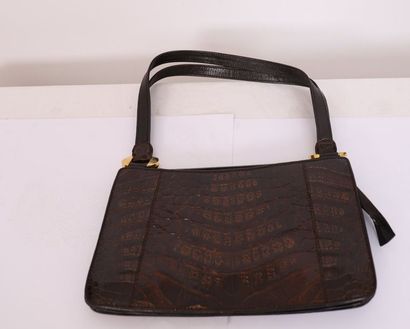 VINTAGE LEATHER HANDBAG

With double handles,...