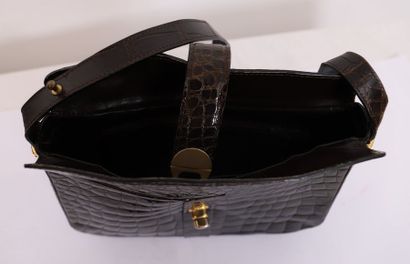 VINTAGE LEATHER HANDBAG

Brown crocodile...
