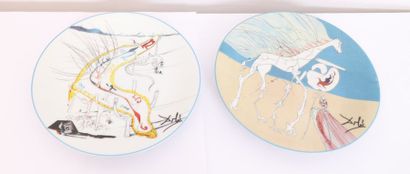 ASSIETTE EN PORCELAINE DE LIMOGES 
