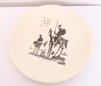 ASSIETTE EN FAIENCE DE SALINS 