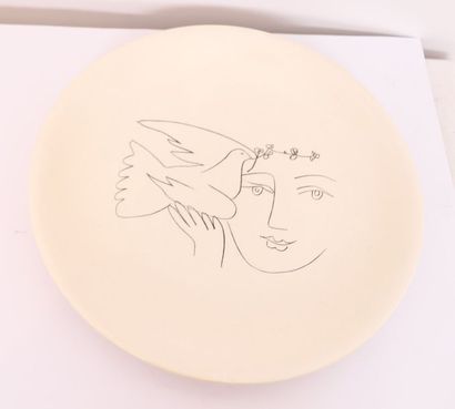 ASSIETTE EN FAIENCE DE SALINS 