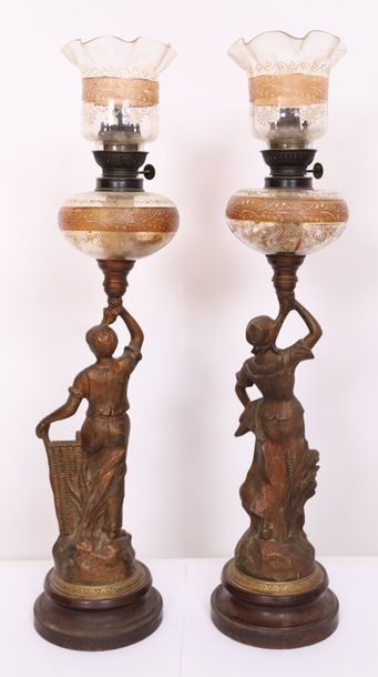 PAIRE DE LAMPES A PETROLE 