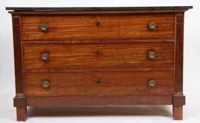 COMMODE EN ACAJOU RESTAURATION

En acajou...