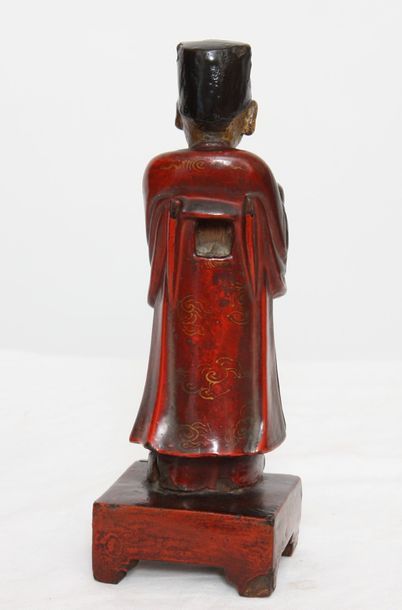 Dignitary in lacquered wood China Ming Dynasty...