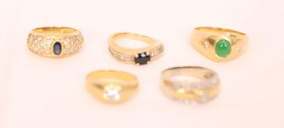 LOT DE 5 BAGUES EN OR ET PIERRES

A montures...