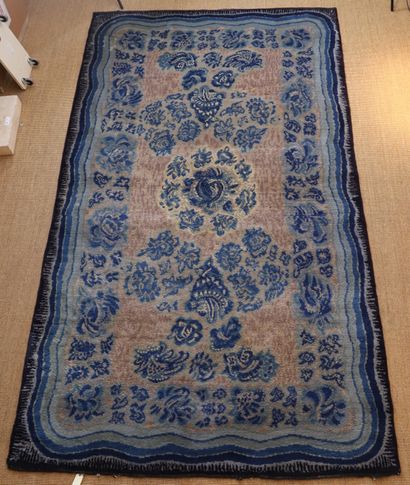 Émile GAUDISSARD
WOOL CARPET BY Émile GAUDISSARD...