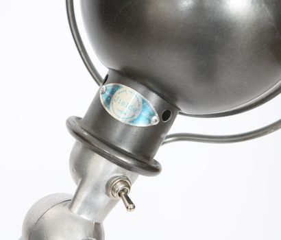 ARTICULATED DESK LAMP 