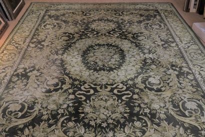 BIG AND BEAUTIFUL WOOLEN RUG HAND KNOTTED...