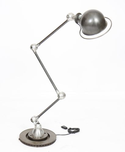 ARTICULATED DESK LAMP 