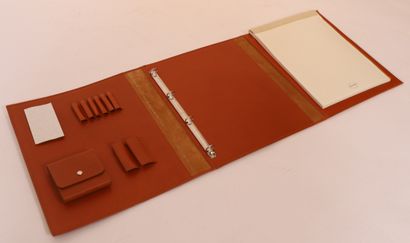 VERY BEAUTIFUL AND VERY COMPLETE LEATHER...