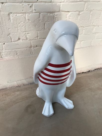PENGUIN SCULPTURE 

Moulded resin subject...