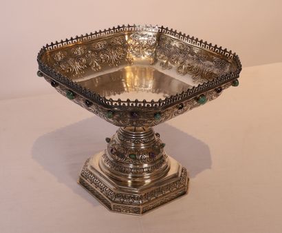 TRES BELLE COUPE EN ARGENT SUR PIEDOUCHE...