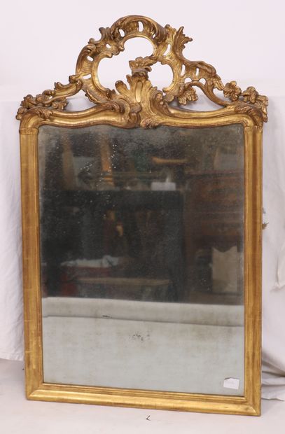 MIROIR EN BOIS DORE REGENCE XIXè

En bois...