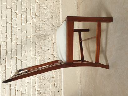 BELLE ENSEMBLE DE HUIT CHAISES EN ACAJOU...