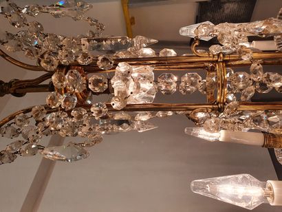 BACCARAT
LARGE AND BEAUTIFUL BACCARAT CHANDELIER...