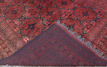 
IMPORTANT TAPIS YOMOUD-BOUKHARA (Turkmen)




velours...