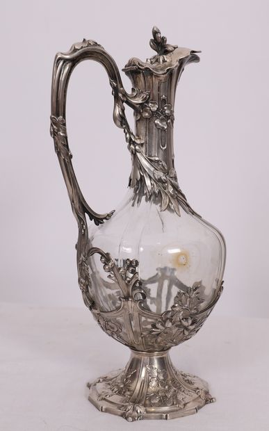 TRES BELLE AIGUIERE ART NOUVEAU EN CRISTAL...