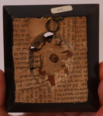 CHARMING SMALL MINIATURE PORTRAIT WITH OVAL...