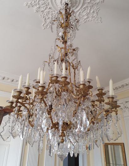 VERY IMPORTANT CHANDELIER WITH THIRTY LIGHTS...