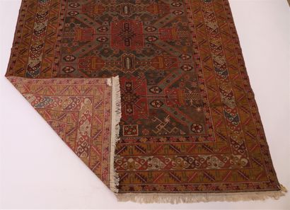 
GRAND ET FIN CHIRVAN-SEIKHOUR (Russie) 




Velours...
