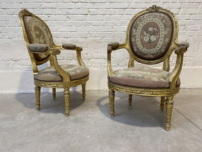 A VERY NICE PAIR OF MEDAILION BACKED ARMCHAIRS...