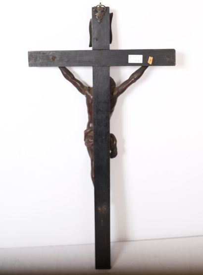 IMPORTANT ET MAGNIFIQUE CRUCIFIX EN BOIS...