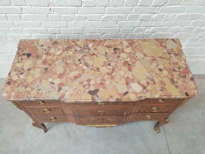 VERY BEAUTIFUL AND RICH TRANSITIONAL CHEST...