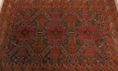 
GRAND ET FIN CHIRVAN-SEIKHOUR (Russie) 




Velours...