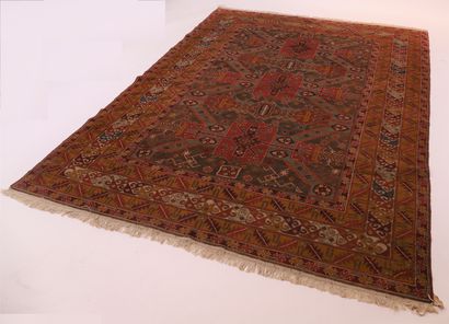 
GRAND ET FIN CHIRVAN-SEIKHOUR (Russie) 




Velours...