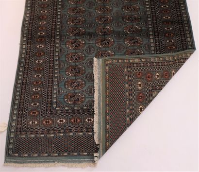 
TAPIS BOUKHARA (Pakistan)




Velours en...