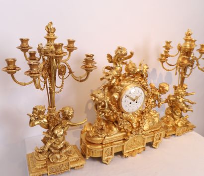 EXCEPTIONELLE ET MONUMENTALE GARNITURE DE...