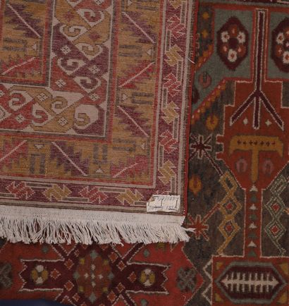
GRAND ET FIN CHIRVAN-SEIKHOUR (Russie) 




Velours...