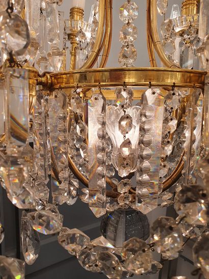 BACCARAT
LARGE AND BEAUTIFUL BACCARAT CHANDELIER...