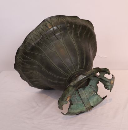 IMPORTANTE ET BELLE COUPE EN BRONZE PATINE...