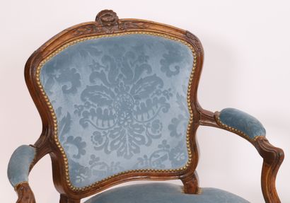 PAIRE DE FAUTEUILS CABRIOLETS LOUIS XV

En...