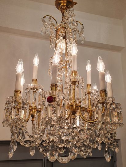 BACCARAT
LARGE AND BEAUTIFUL BACCARAT CHANDELIER...
