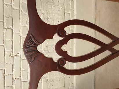 BELLE ENSEMBLE DE HUIT CHAISES EN ACAJOU...