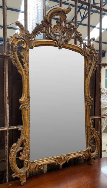 IMPORTANT MIROIR DE STYLE LOUIS XV

Bois...