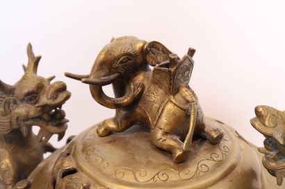 TRES BEAU BRÛLE- PARFUM TRIPODE CHINOIS EN...
