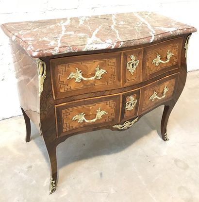 NICE LITTLE JUMPING CHEST OF DRAWERS WITH...