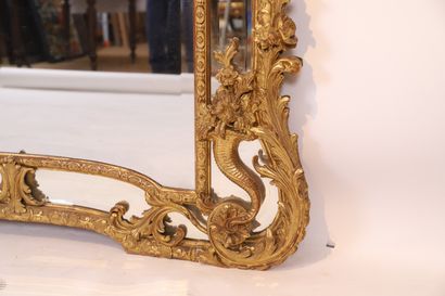 IMPORTANT AND BEAUTIFUL MIRROR WITH PARECLOSES...