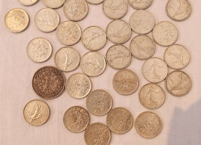 LOT DE PIECES EN ARGENT

Environ 1 kg